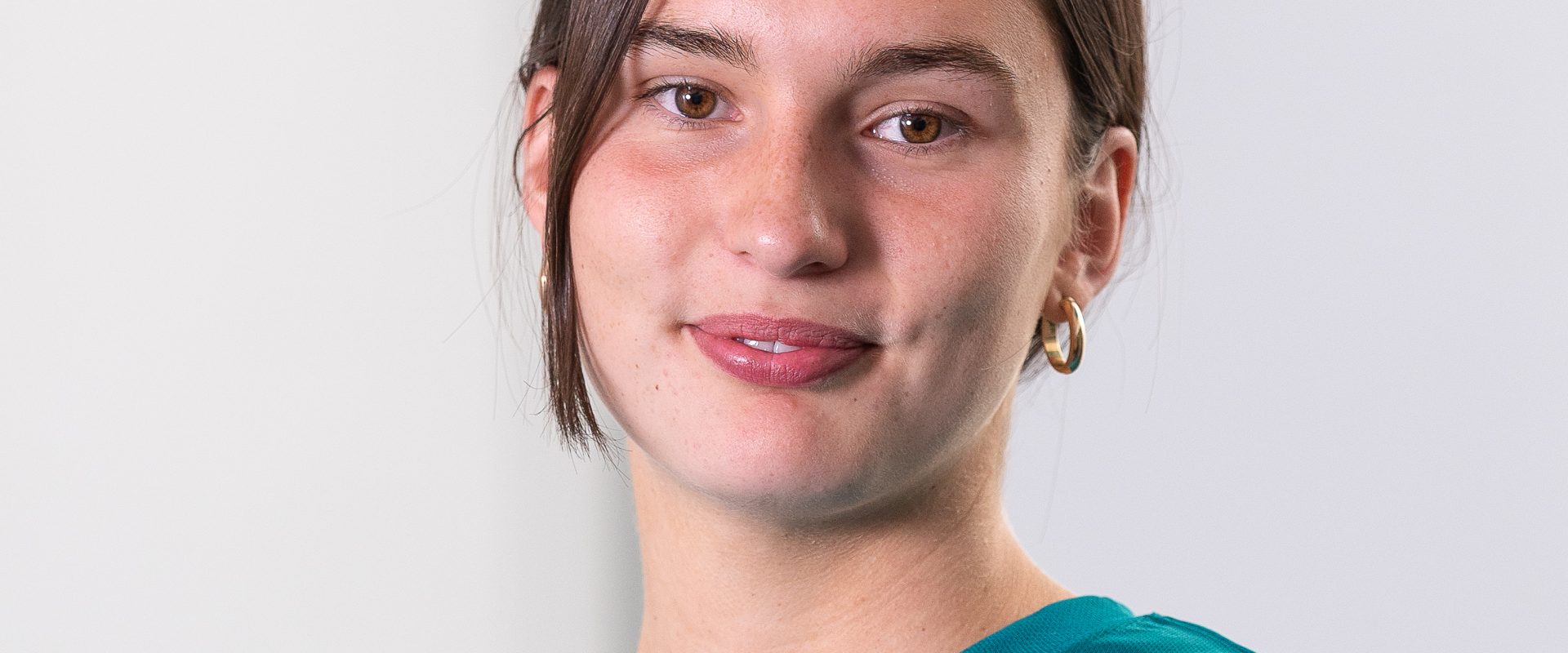 Head and shoulders photo of DAUK Substack lead Dr Maya Machesney