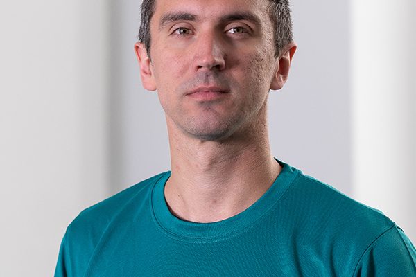 Head and shoulders photo of DAUK co-chair Dr Matt Kneale
